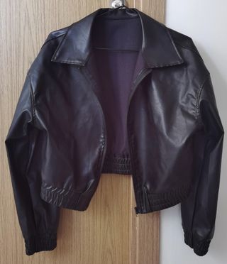 Chaqueta efecto piel negra talla S