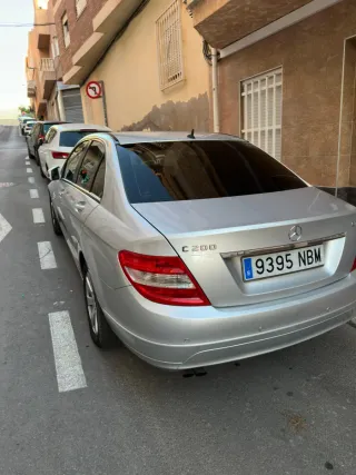 Mercedes-Benz Clase C. 2010