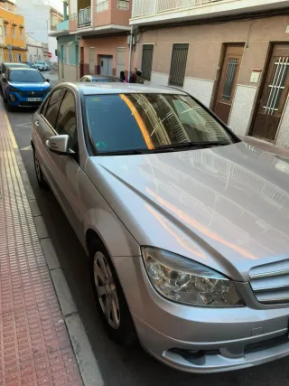 Mercedes-Benz Clase C. 2010