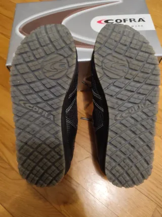 Zapatos de seguridad Cofra negros y plateados