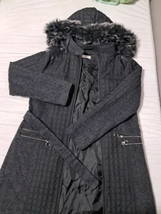 Chaqueta larga invierno con capucha