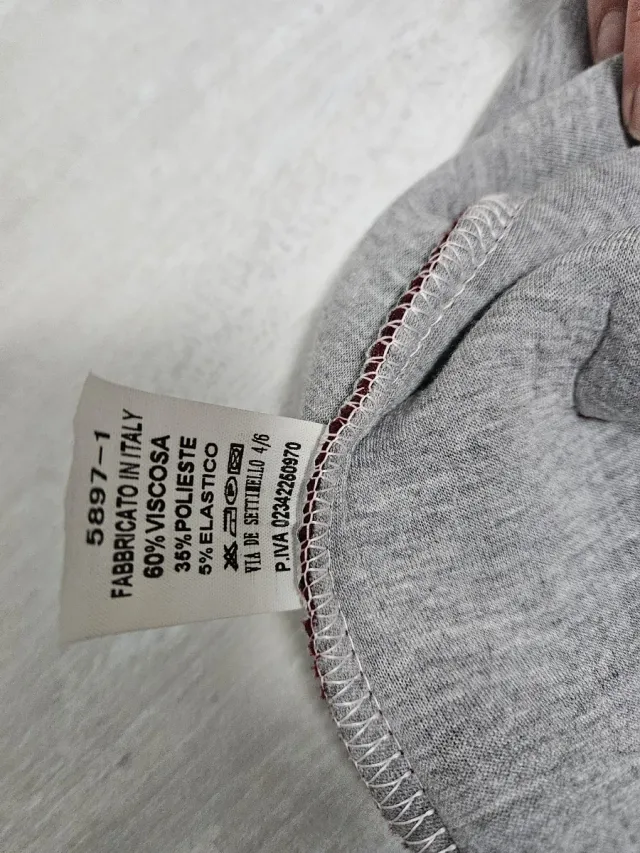 Chaqueta aterciopelada con capucha