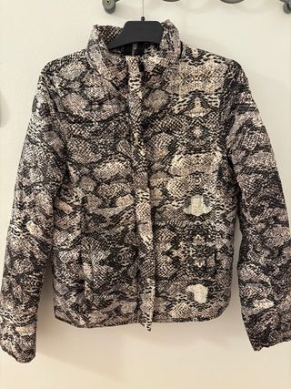 Anorak Mango Talla S Serpiente