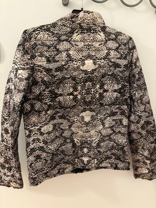 Anorak Mango Talla S Serpiente