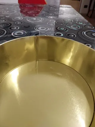 Contenitore Yves Rocher rotondo dorato