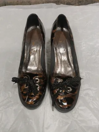 Zapatos de piel para mujer .Tacon