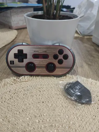 Mandos 8Bitdo FC30 Pro y N30 Pro – Excelent estado