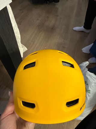Casco infantil amarillo para 5-6 años