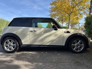 MINI Cooper 2011