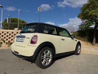 MINI Cooper 2011