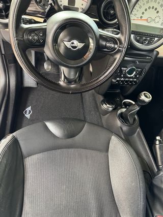 MINI Cooper 2011