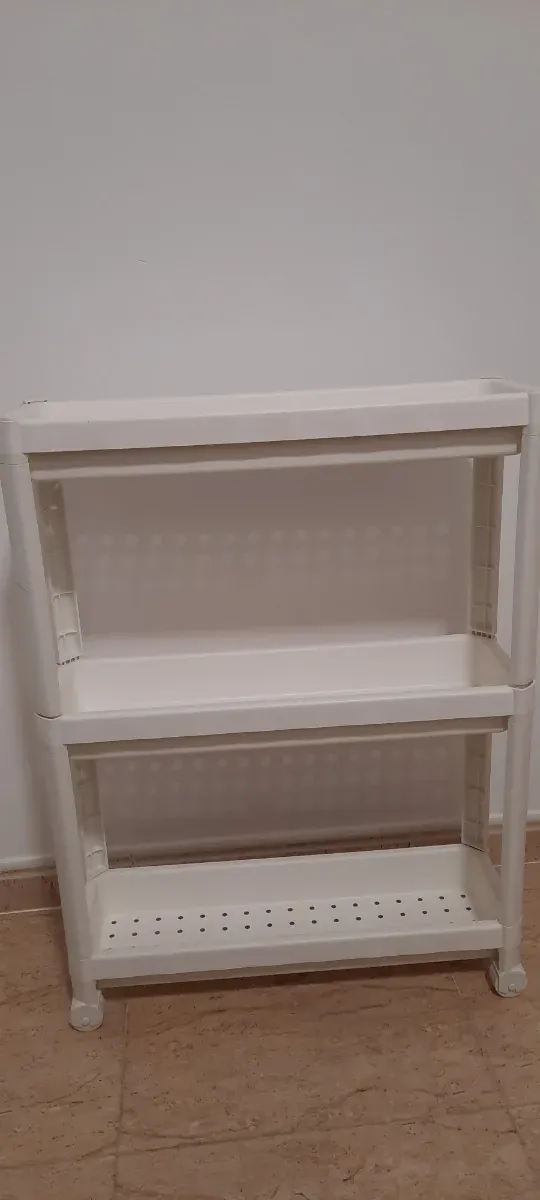 Estantería móvil con ruedas