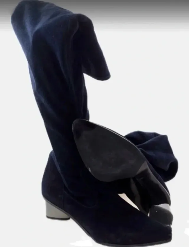 Botas altas ante azul marino Massimo Dutti