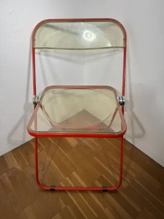 Sedia pieghevole trasparente e rossa anni '60