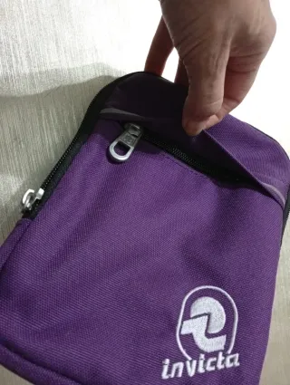 Borsello Invicta viola