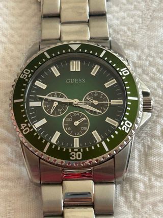 Reloj Guess Cuarzo color verde bisel verde