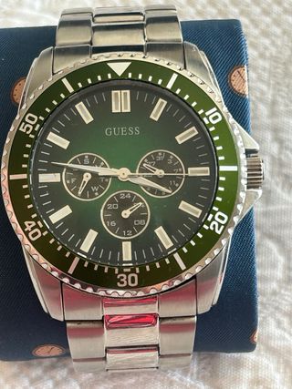 Reloj Guess Cuarzo color verde bisel verde