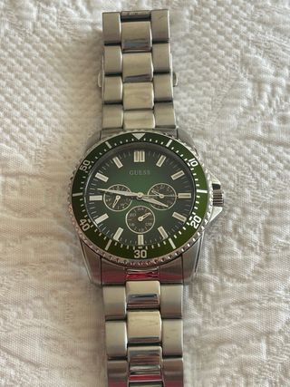 Reloj Guess Cuarzo color verde bisel verde