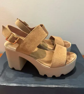 Sandalias de ante beige