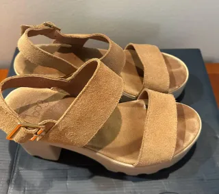 Sandalias de ante beige