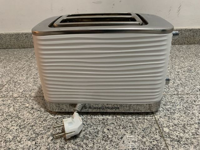 Tostador Russell Hobbs blanco