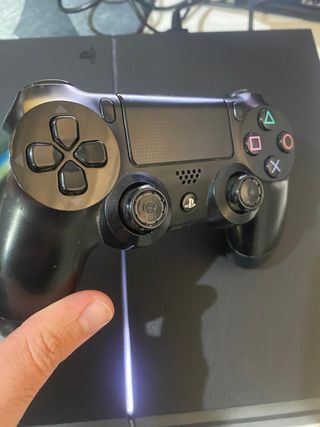 Consola PS4 1Tb + Mando Negro