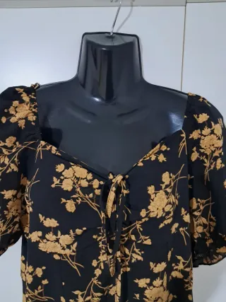 Abito Shein nero con fiori oro