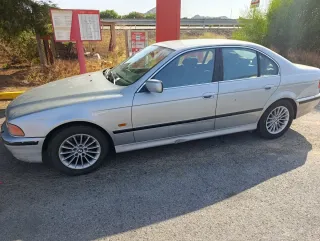 BMW v8 535i