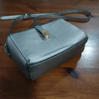 Borsetta argento con tracolla