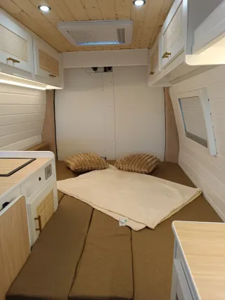Furgoneta camperizada Ford Transit Custom Camper