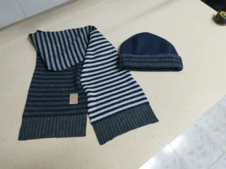 Bufanda y gorro a rayas