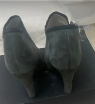 Botines tacón ante gris Massimo Dutti T.38