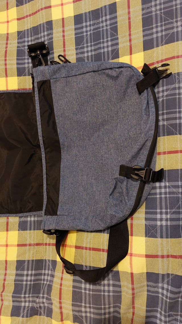 Zaino borsa a tracolla Eastpak blu grande