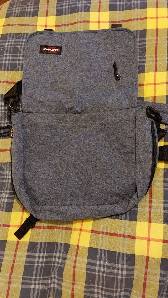 Zaino borsa a tracolla Eastpak blu grande