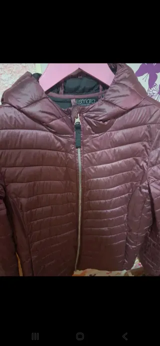 Cazadora Esmara acolchada con capucha