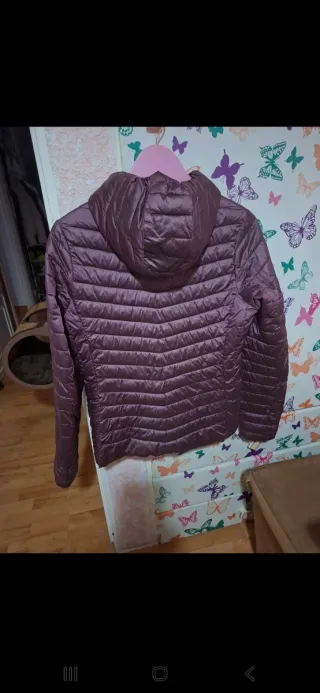 Cazadora Esmara acolchada con capucha