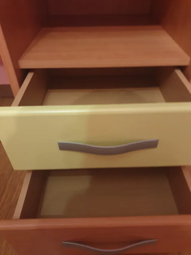 Escritorio madera con cajones