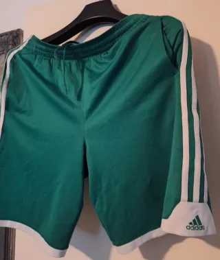 Lote Ropa Deportiva Adidas: Camisetas y Pantalones