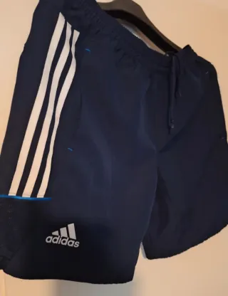 Lote Ropa Deportiva Adidas: Camisetas y Pantalones