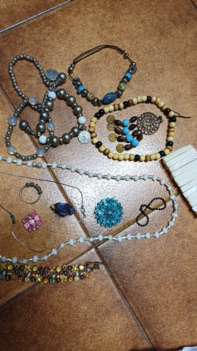 Lote Bisutería Multicolor y Plateada