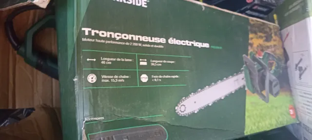 Sierra eléctrica Parkside 2200W