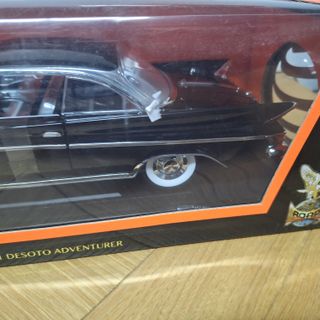 Desoto Adventurer 1961 Road Signature 1/18
