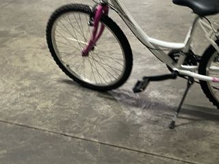 Bicicleta niña 24 blanca y morada