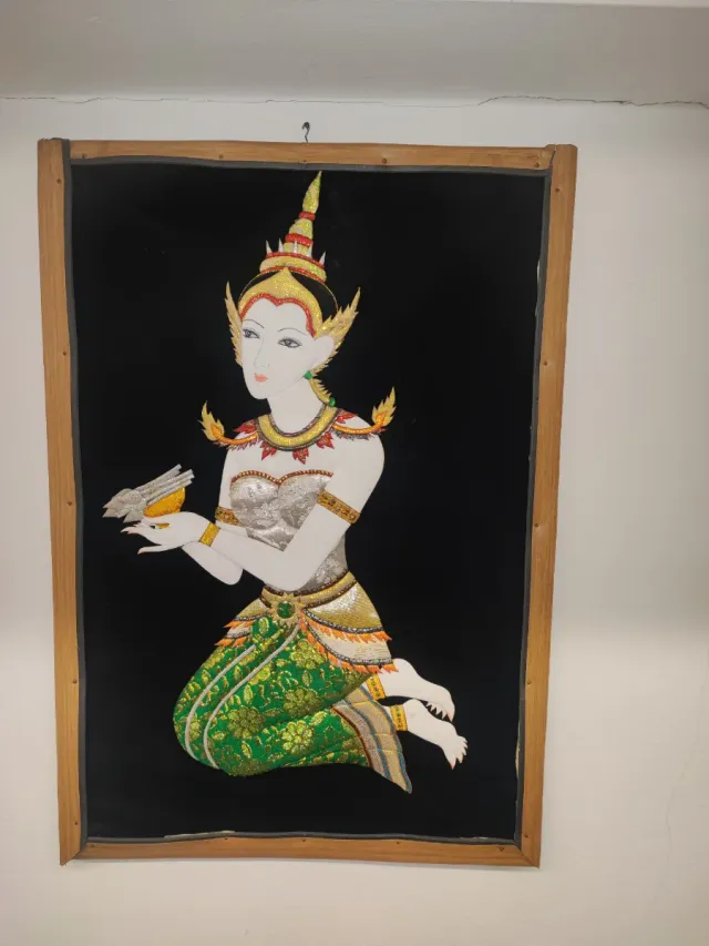 Dipinto tessile tailandese seta, Kinnaree danzante