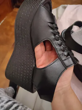 Sandalias de plataforma negras no pesa nada