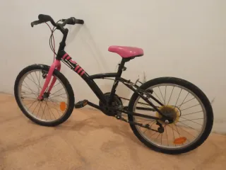Bici niña Btwin rosa y negra