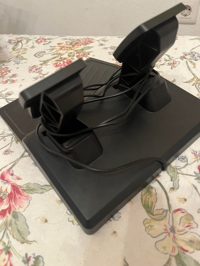 Volante y Pedales Thrustmaster Xbox