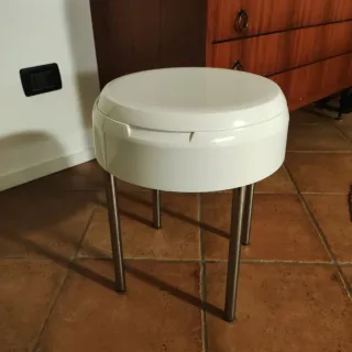 Sgabello Capri