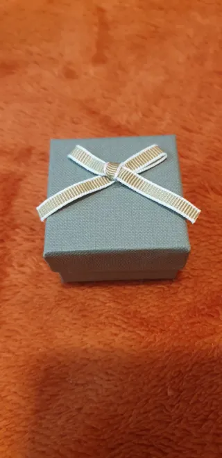 Pendiente niña oro 18k con circonita