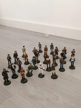 Collezione di soldatini in piombo dipinti a mano